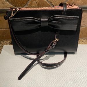 Sondra Roberts Black Crossbody Purse w/Bow